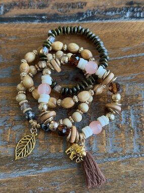 NWOT Boho Layered Pink and Natural Bead Charm Bracelet Set